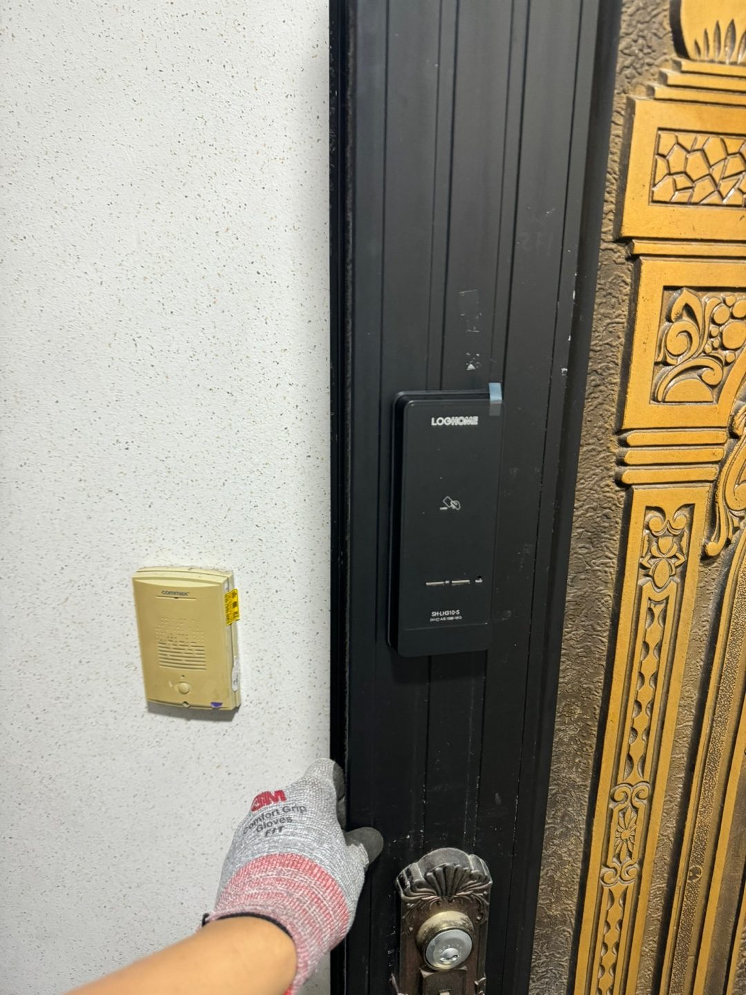 군자동 도어락과 인터폰 연동 설치 작업 사진